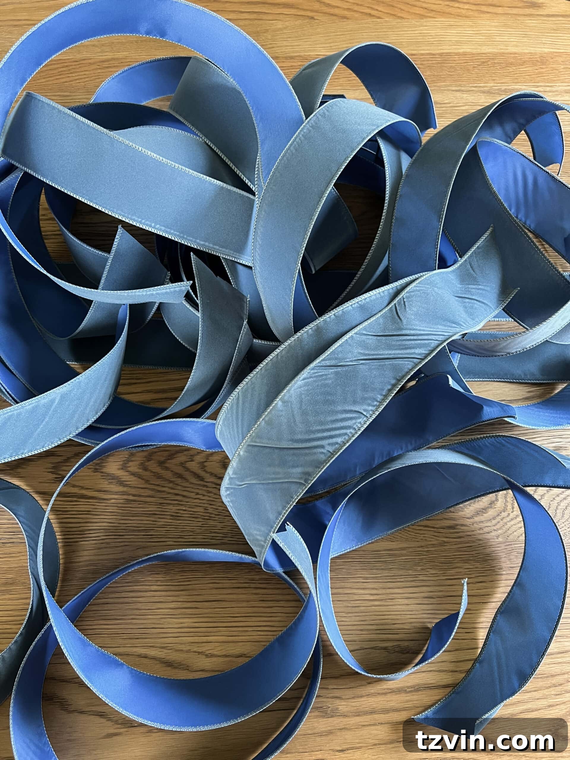 wired ribbon cut to 2 1/2'