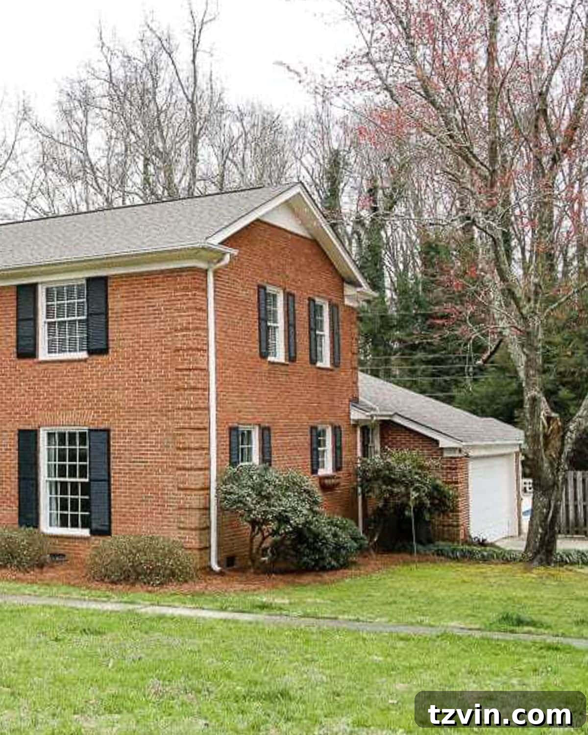 Mastering Limewashed Brick Cleaning and Upkeep 19 natural brick colonial before