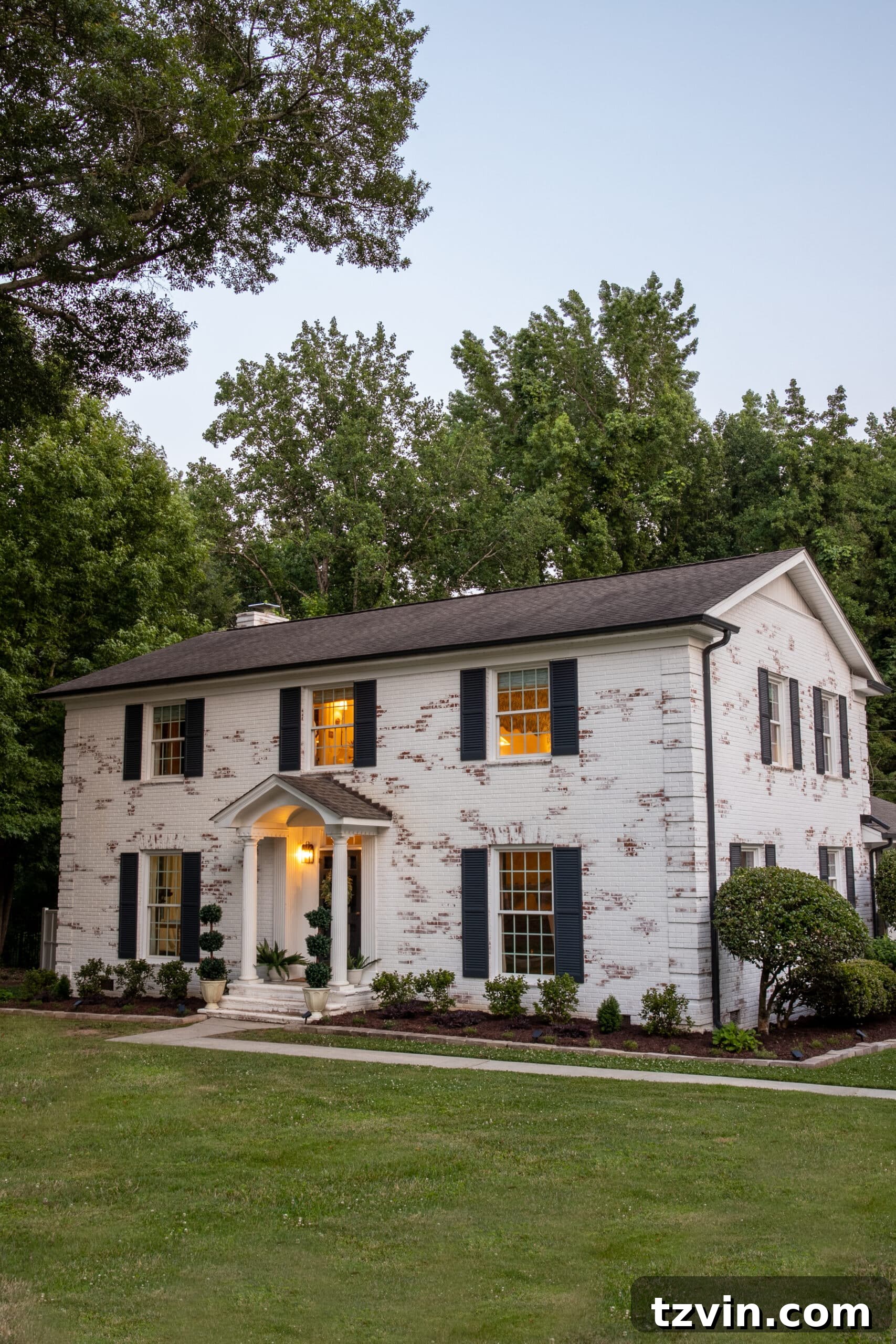 Mastering Limewashed Brick Cleaning and Upkeep 21 limewashed brick colonial house with Romabio limewash