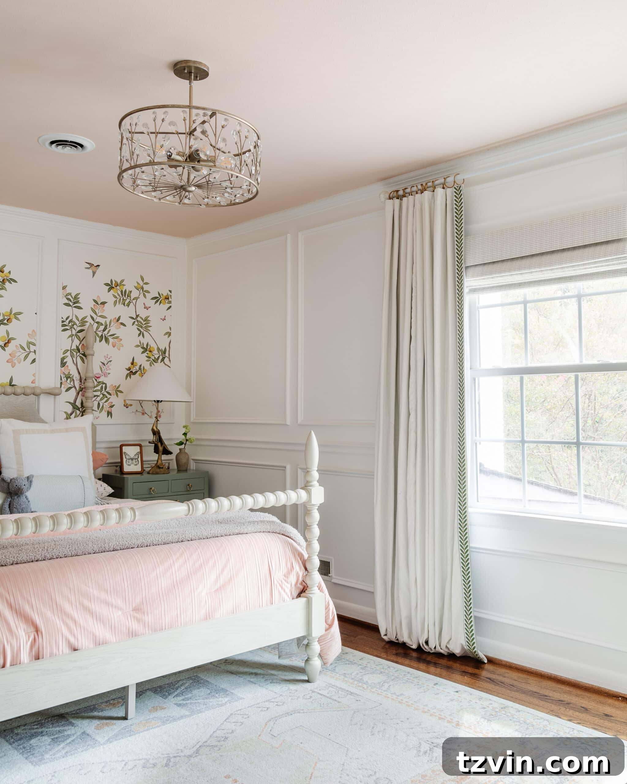 Chic No-Sew Curtains: Easy DIY with Designer Trim 20 Charming passementerie cottage style curtains for a bedroom with elegant chinoiserie wallpaper