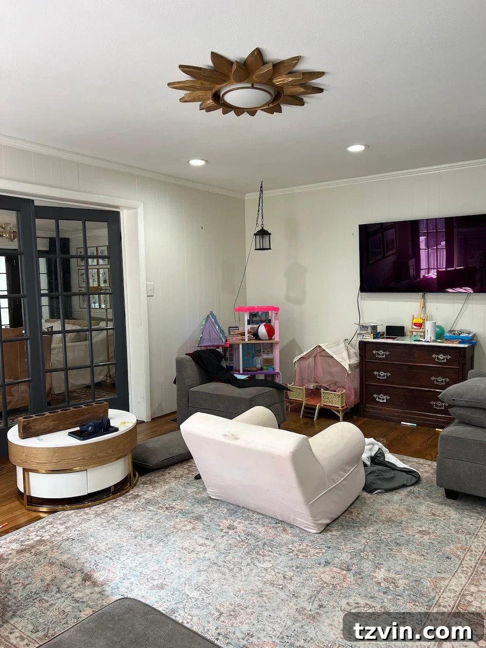 Your Dream Home Cinema DIY on a Dime 16 playroom before