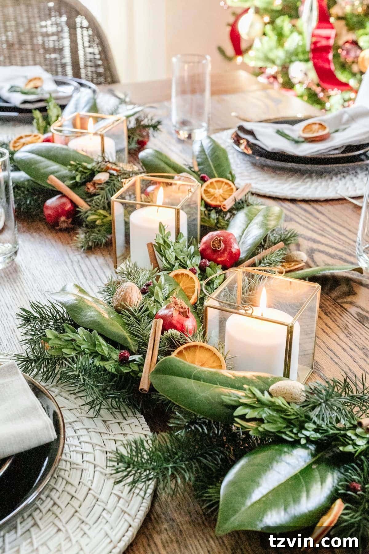 Elegant natural Christmas decor centerpiece on a dining table, featuring evergreen and cinnamon sticks