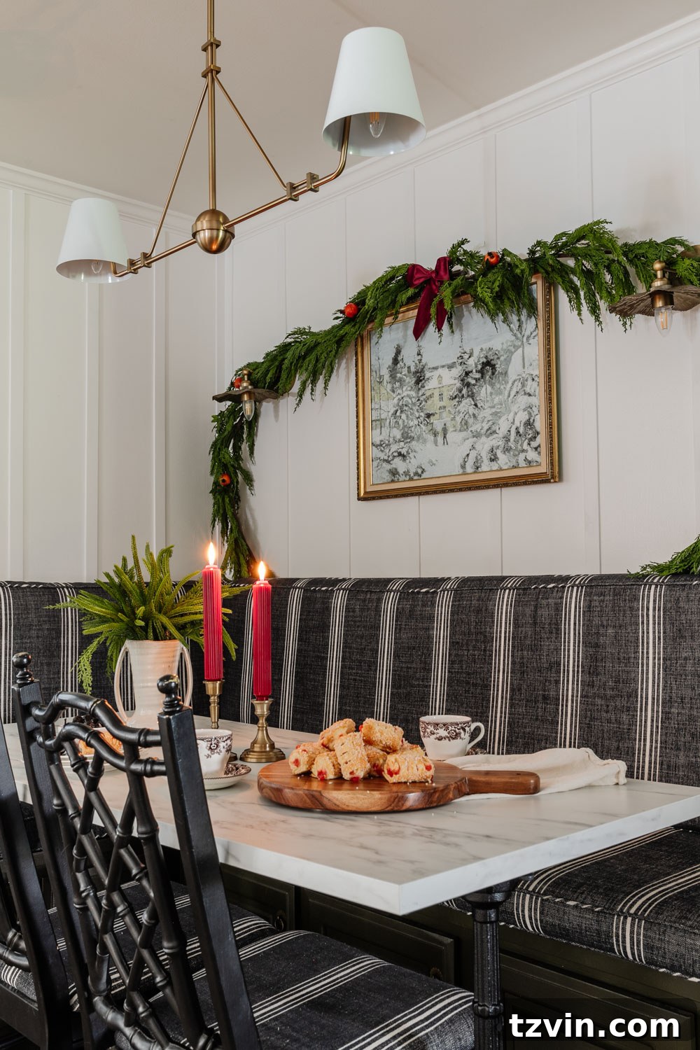 Elevate Your Faux Garland: Secrets to Unbelievable Realism 11 dining table Christmas decor with elegant garland centerpiece