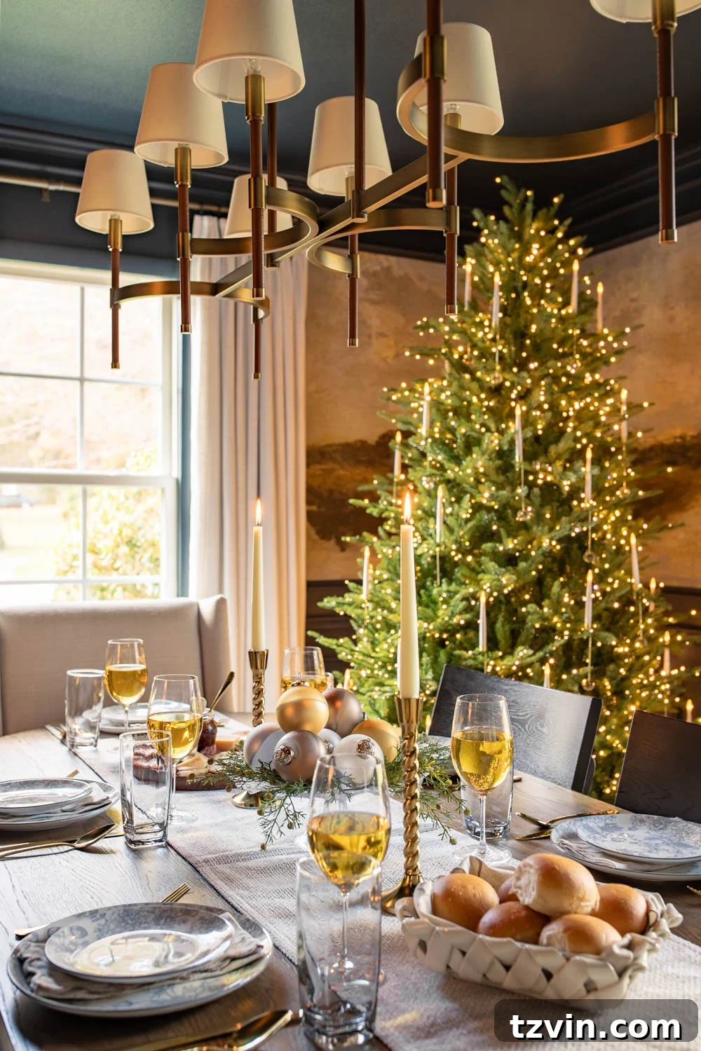 simple Christmas dining table centerpiece with ornaments