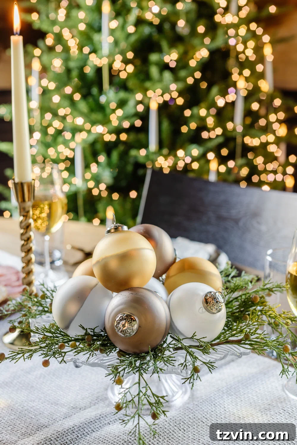 simple Christmas dining table centerpiece with ornaments