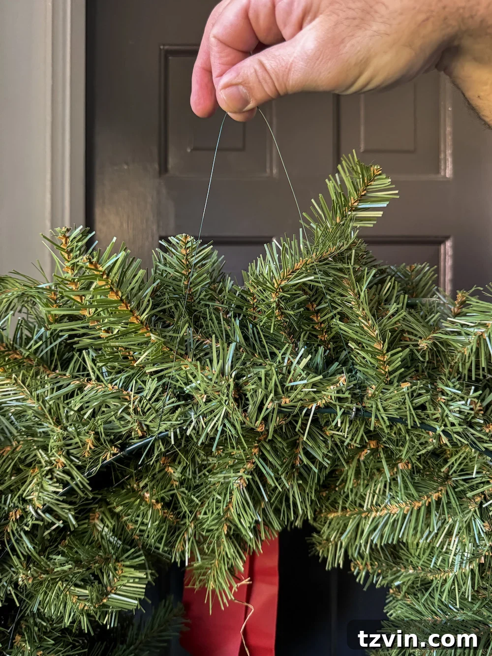 Ground-Level Christmas Yard Glamour 3 how to hang outdoor Christmas wreaths on windows without a ladder
