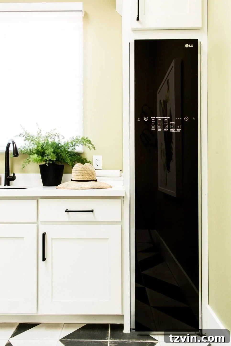 Compact Laundry Room Ideas for Ultimate Efficiency 24 laundry room steamer