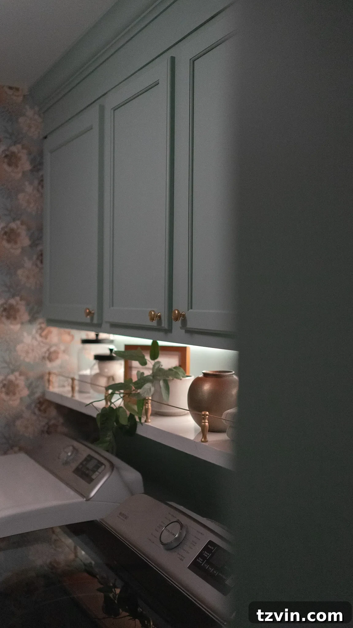 Compact Laundry Room Ideas for Ultimate Efficiency 28 laundry room lighting