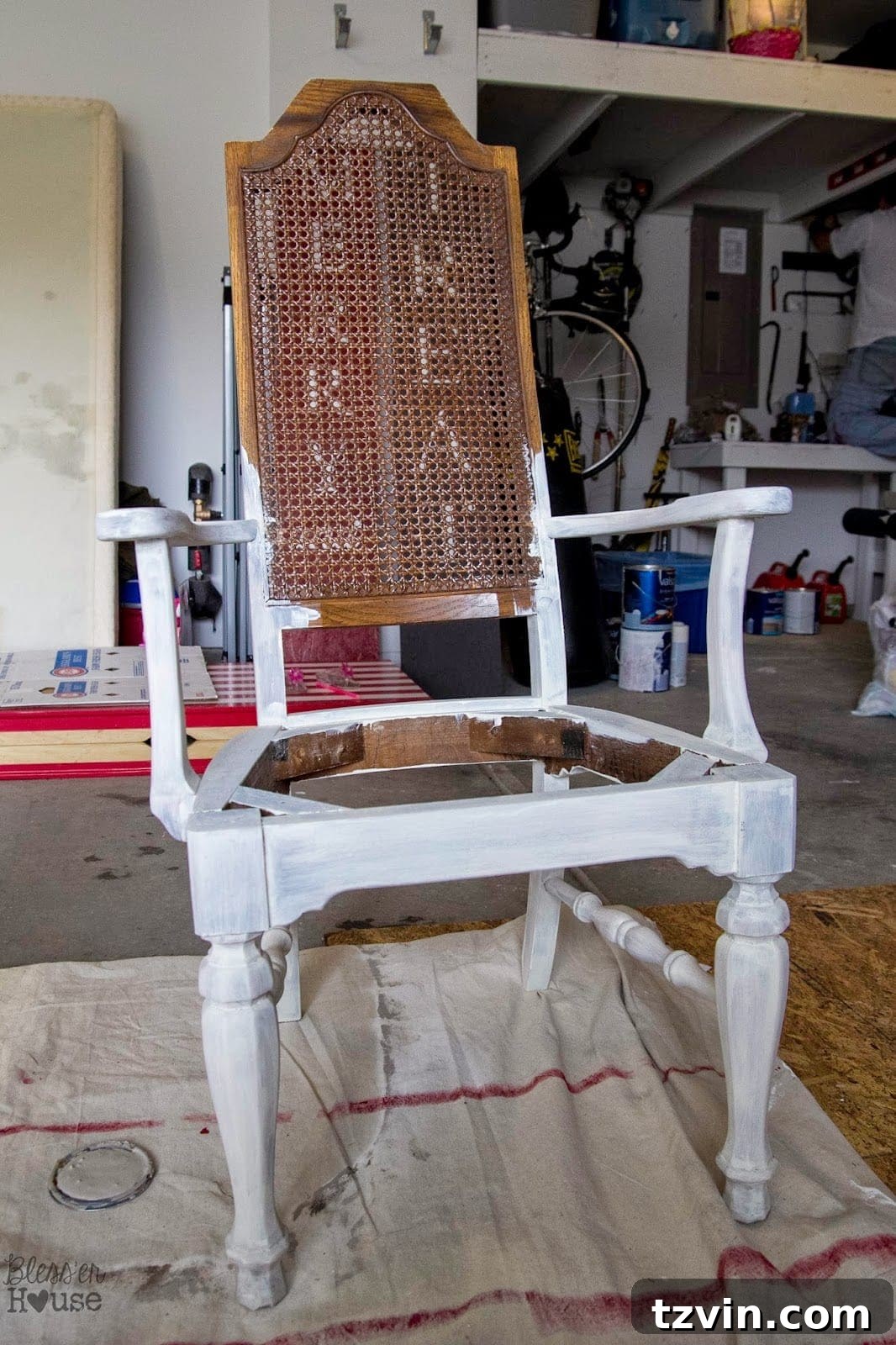 Priming the lower half of the dining chair