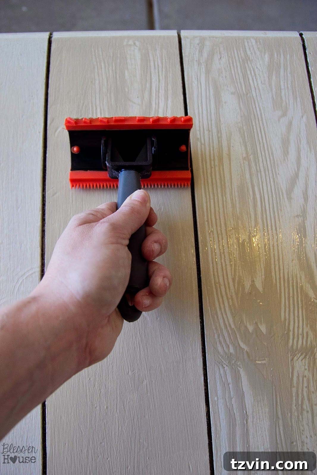 Using Wood Graining Tool on Wet Glaze