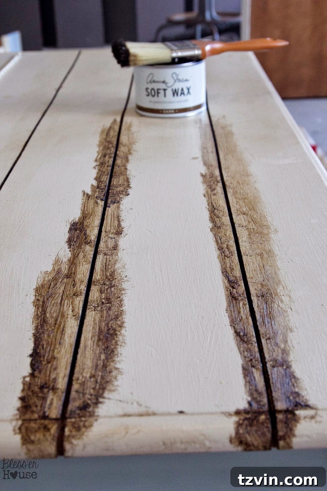 Faux Reclaimed Wood Table Top How-To: Dark Wax Grooves
