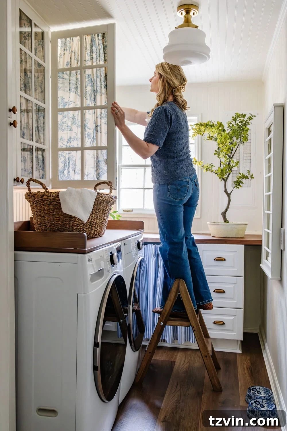 Maximizing Storage in Your Compact Laundry Room: Clever Organization Tips 2 Small laundry room organization ideas to maximize space