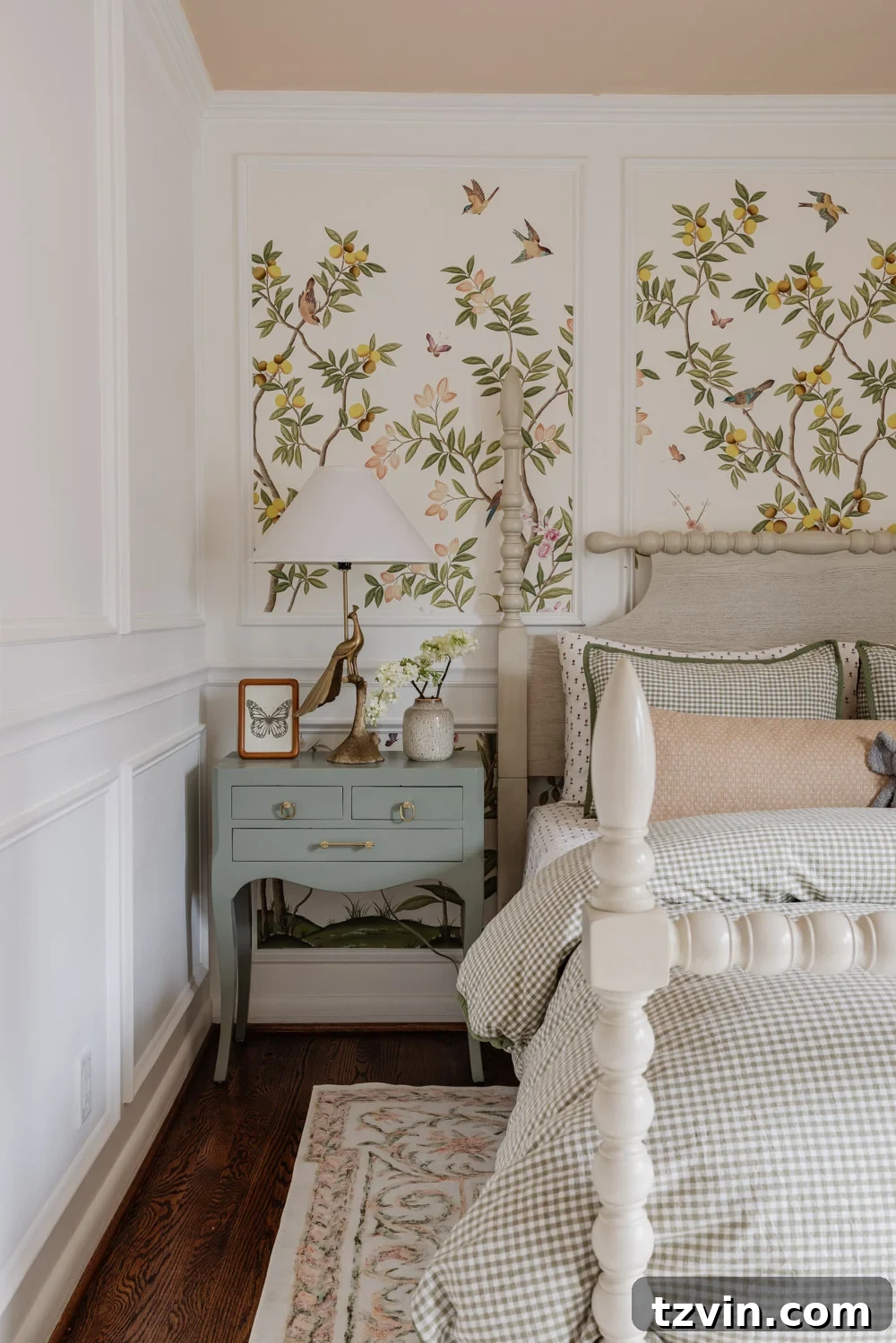 Master Pattern Mixing: Chic Outfit Tips That Avoid Looking Busy 8 how to mix patterns